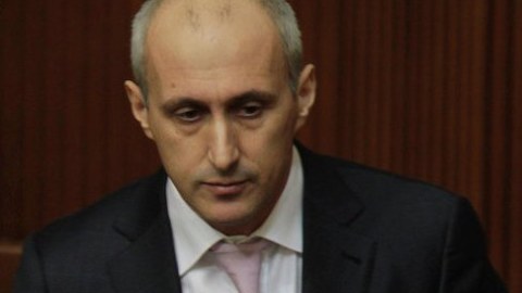 Milli Bankın keçmiş sədri axtarışa verildi