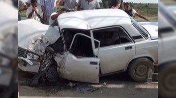 İki maşın toqquşdu, 5 yaralı var