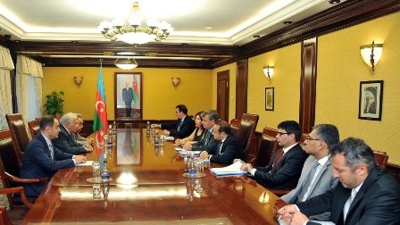 Oqtay Əsədov AŞPA müşahidə missiyası ilə görüşdü 