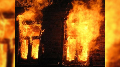 Bakıda yanğın, 1 nəfər xəsarət aldı