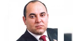 Əhəd Əhmədov Çingiz Qənizadənin dairəsindən namizədliyini irəli sürüb