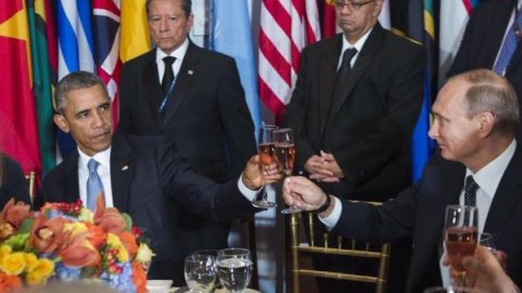 Obama Putinlə qədəh toqquşdurdu - FOTOLAR