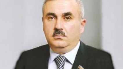 Deputat və köməkçisi eyni dairədən namizəd oldular - MARAQLI