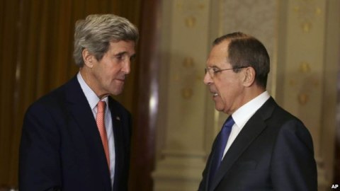Kerri ilə Lavrov bağlı qapılar arxasında görüşür