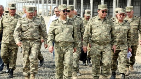 Zakir Həsənov cəbhədə yeni tikilən hərbi hissələri  yoxlayıb – FOTO 