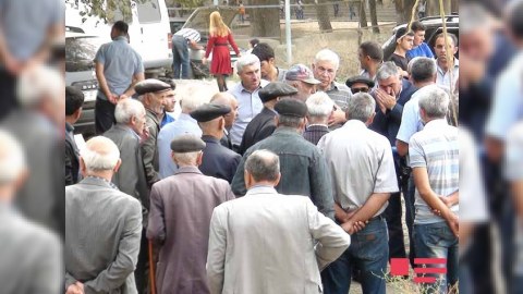  Marneulidə azərbaycanlılar ayağa qalxdı 