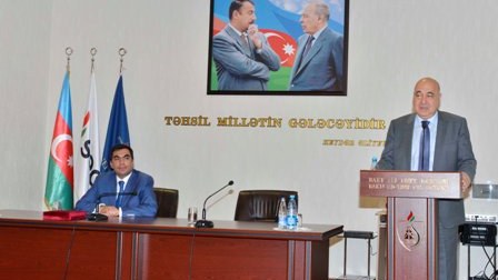 Çingiz Abdullayev tələbələrlə görüşdü 