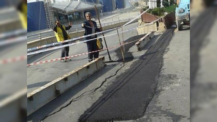 Avtovağzal ərazisində yolun çökməsinə süni təpəciklər səbəb ola bilər - Nazirlikdən AÇIQLAMA