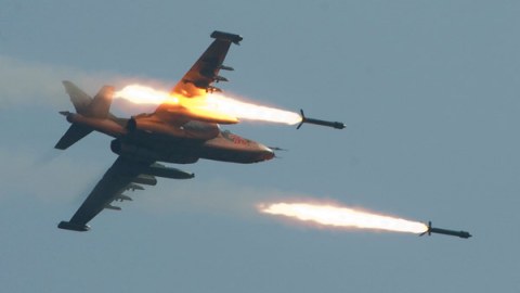 Rusiya Suriyanın İdlib şəhərini  bombaladı