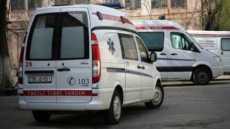 Zəhərlənən qadın, evin damından və pəncərədən yıxılan kişi öldü