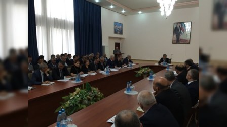 Nazir rəisi işdən çıxardı  - FOTO