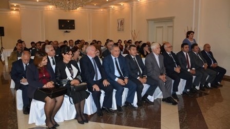 Rauf Əliyev seçicilərlə görüşlərini davam etdirir - FOTO