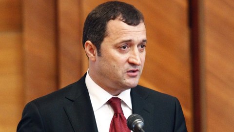 Keçmiş baş nazir saxlanıldı