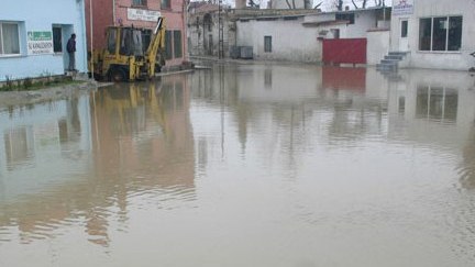 Lənkəranda evləri su basdı