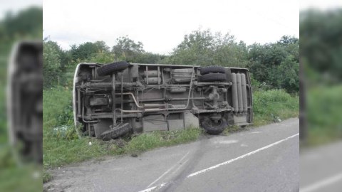 Avtobus aşıb- xəsarət alanlar var