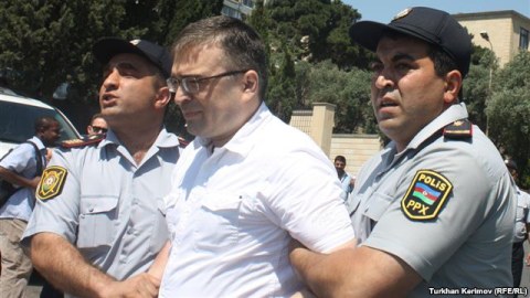 İlqar Məmmədovun həbsxanada döyüldüyü deyilir 