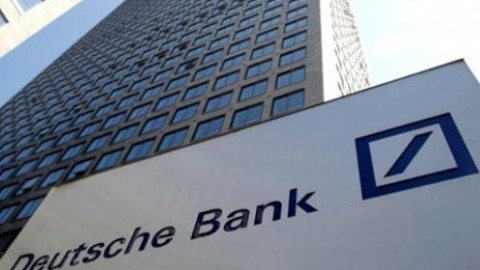 Bank müştərisinin hesabına səhvən 6 milyard dollar pul köçürdü