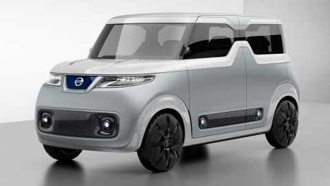 Tokio Avtomobil Şousunda Nissan stendi