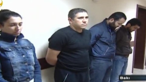 Şantajla pul qoparan dəstə saxlanıldı 