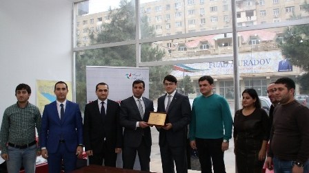 Parlament jurnalistləri Fuad Muradovun seçki qərargahında oldu – FOTOLAR