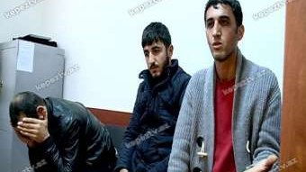   Qardaşlar xala və dayısının evini qarət etdi