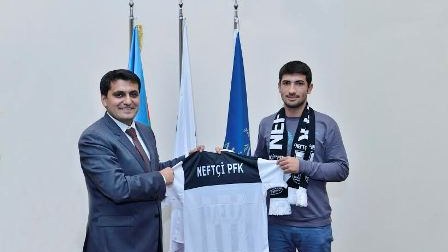  “Neftçi” PFK-nın İcraçı direktoru BANM-in futbol həvəskarları ilə görüşüb 