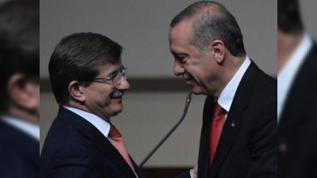 Ərdoğan və Davutoğlu seçki sonrası twitterdə mesajlaşdı