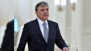Abdulla Gül AKP-ni təbrik etdi