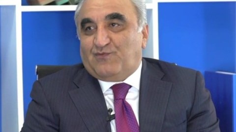 Rektorla üz-üzə: “Tələbələrə ən nüfuzlu univeriset diplomları vəd edirik”- VİDEO