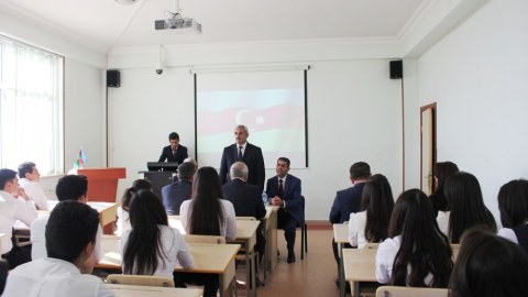   Dövlət Bayrağı Gününə həsr olunan elmi konfrans keçirilib 