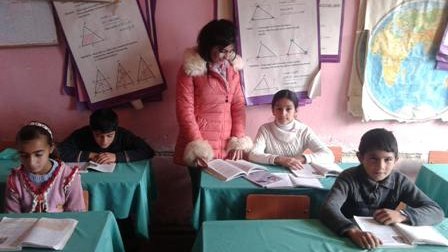 Jurnalistliyi atıb ucqar kəndə müəllim işləməyə gedən qızla MÜSAHİBƏ