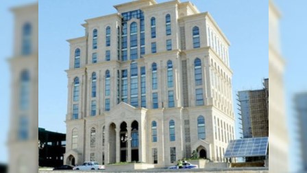 MSK yeni seçilən deputatların şəkillərini yığır 
