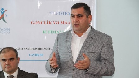 Gənclər seçkinin nəticələrini müzakirə ediblər
