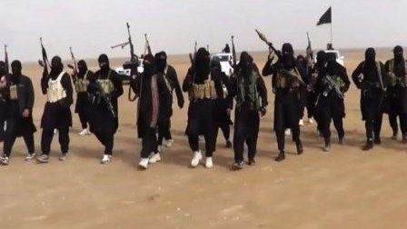 İŞİD Türkiyəyə qaçmaq istəyən xəzinədarını həbs etdi