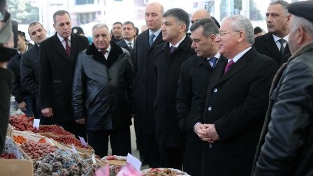 Nazirlik yarmarkaları bərpa edir