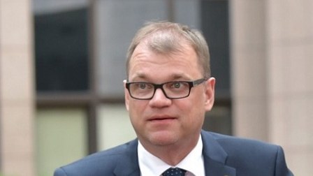    Baş nazir sevimli arvadına görə tualetdə uçdu  