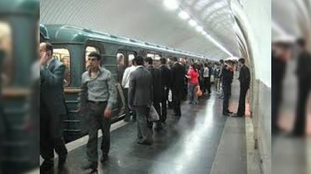 Metroda yaranan problem aradan qaldırılıb 