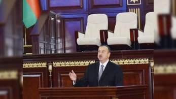 Prezident yeni parlamentin ilk iclasına gəldi - YENİLƏNİB-II