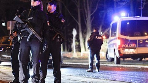 Paris terrorçularına silah satan yaxalandı