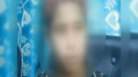   Talibanın canlı bomba kimi istifadə eydiyi qız polisə təslim olub 