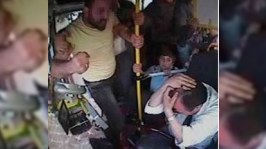 Azərbaycanda sürücü  avtobusu dayanacaqda saxlamadığına görə döyüldü
