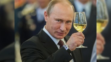 Putin öz maaşını 10 faiz azaltdı