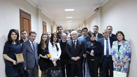 Nazirlik jurnalistləri mükafatlandırdı - FOTOLAR