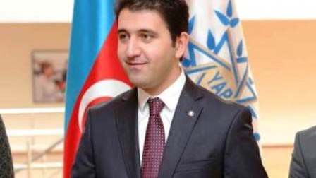  Vəkil deputatı məhkəməyə verir 