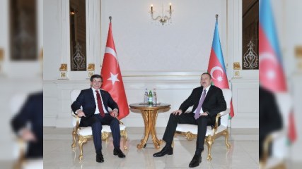 İlham Əliyevlə Davudoğlunun təkbətək görüşü olub 