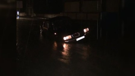  Lənkəranda həyətləri və yolları su basdı 