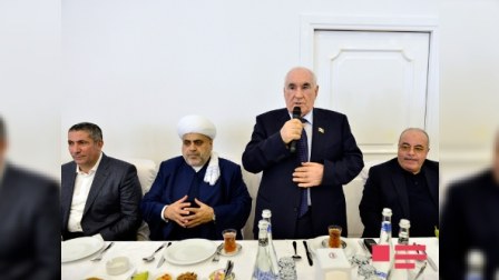 Heydər məscidində ehsan verilib - FOTO