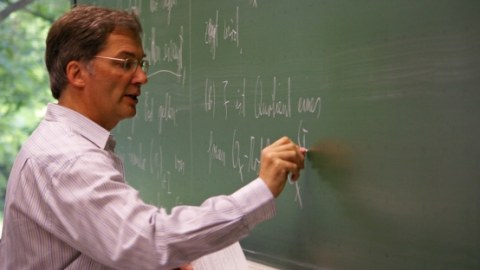 İqtisad Universitetində müəllimlərinin ilk reytinqi müəyyənləşdi