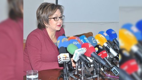 Məleykə Abbaszadə: “Birinci sinfə gedən qızların 3,5 faizi heç 9-cu sinfə gəlib çatmır”