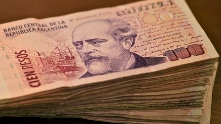Argentina pulu 30 faiz ucuzlaşdı